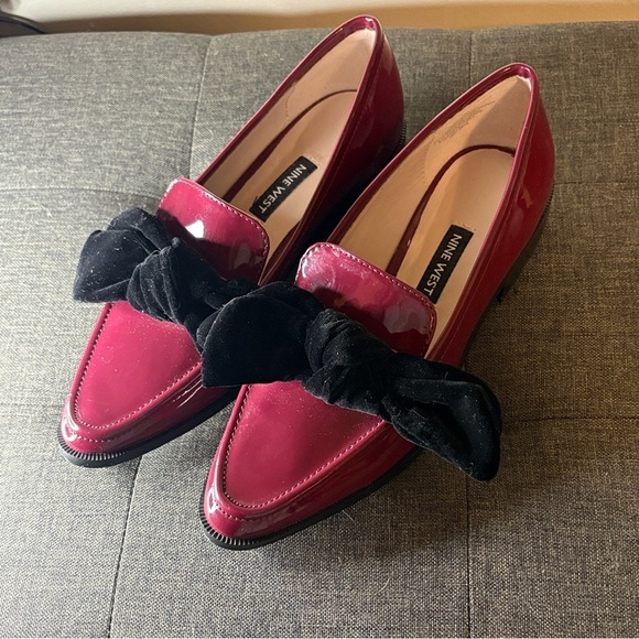 Nine West Women's Glossy Burgundy Flats with Velvet Black Bow - Picture 1 of 7